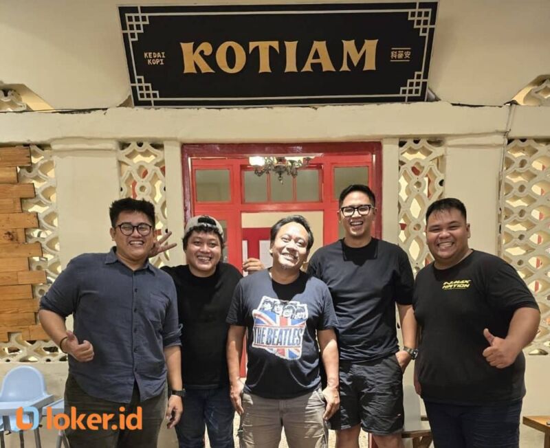 angga-owner-resto-bersama-teman-teman-tahun-2024