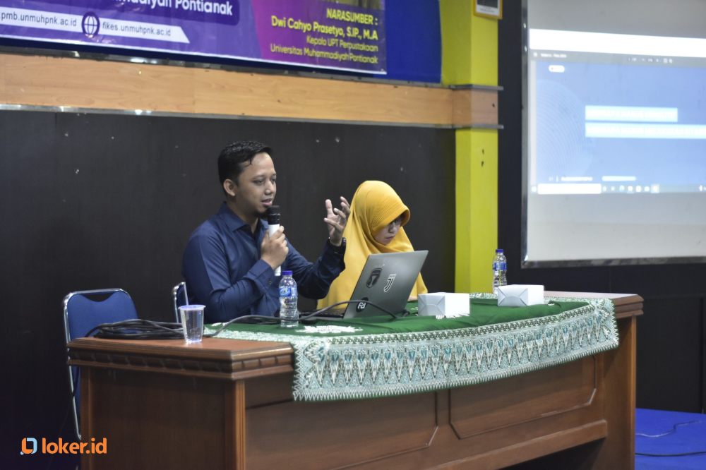dwi-cahyo-prasetyo-kerja-pustakawan-di-era-digital-mengabadikan-dan-memanusiakan