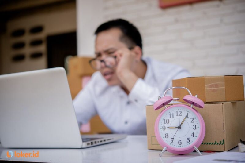 membalas-pesan-di-luar-jam-kerja-tahun-2024